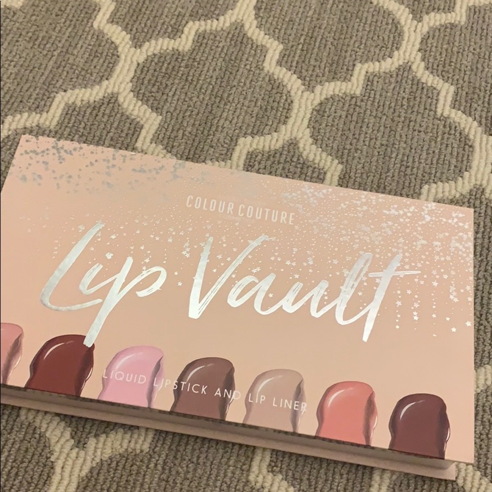 Lip liner and liquid lipstick set